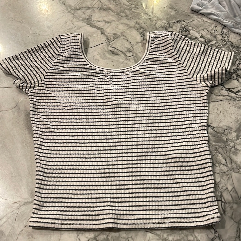 Hollis yet black and white ribbed stripped crop top